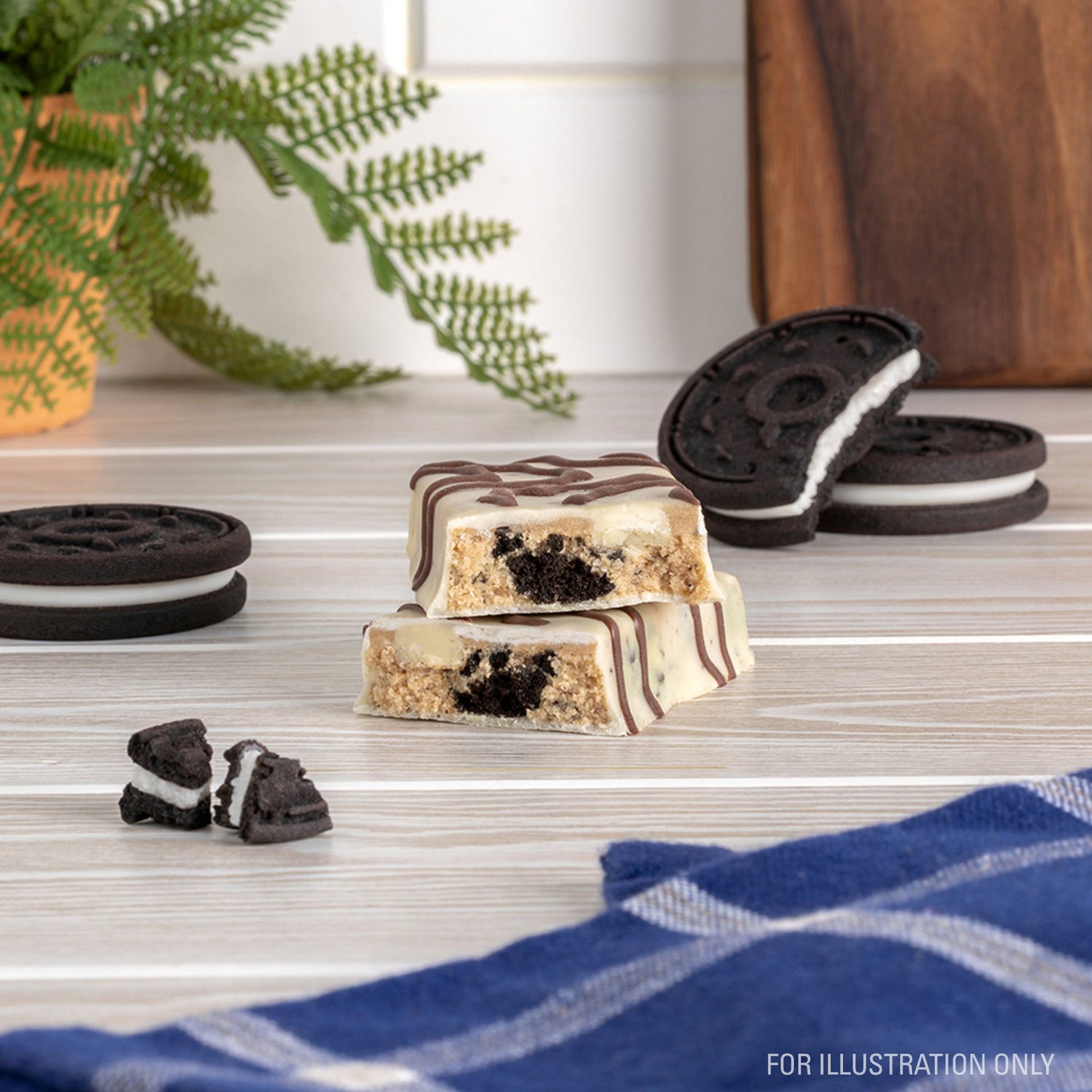 dipped-cookies-and-cream-protein-bars-b9 15807_QN_USA_ProteinBar_CAC_InterimAssetUpdate_Digital-Dipped-ProductCarouselSet_Tabletop1.jpg